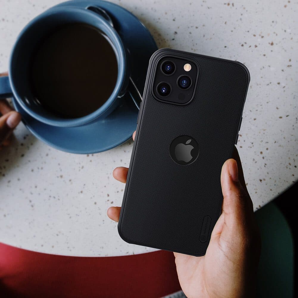 قاب نیلکین frosted pro logo cut گوشی آیفون 12/12pro — تصویر ۲