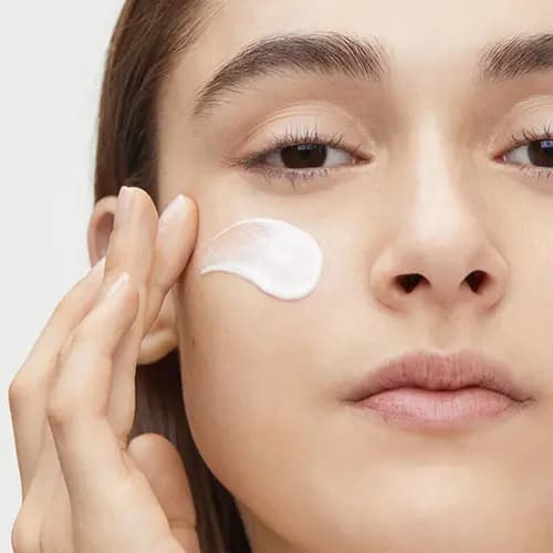 کرم دور چشم شیسیدو شاداب کننده و سفت کننده Vital Perfection اورجینال — تصویر ۸