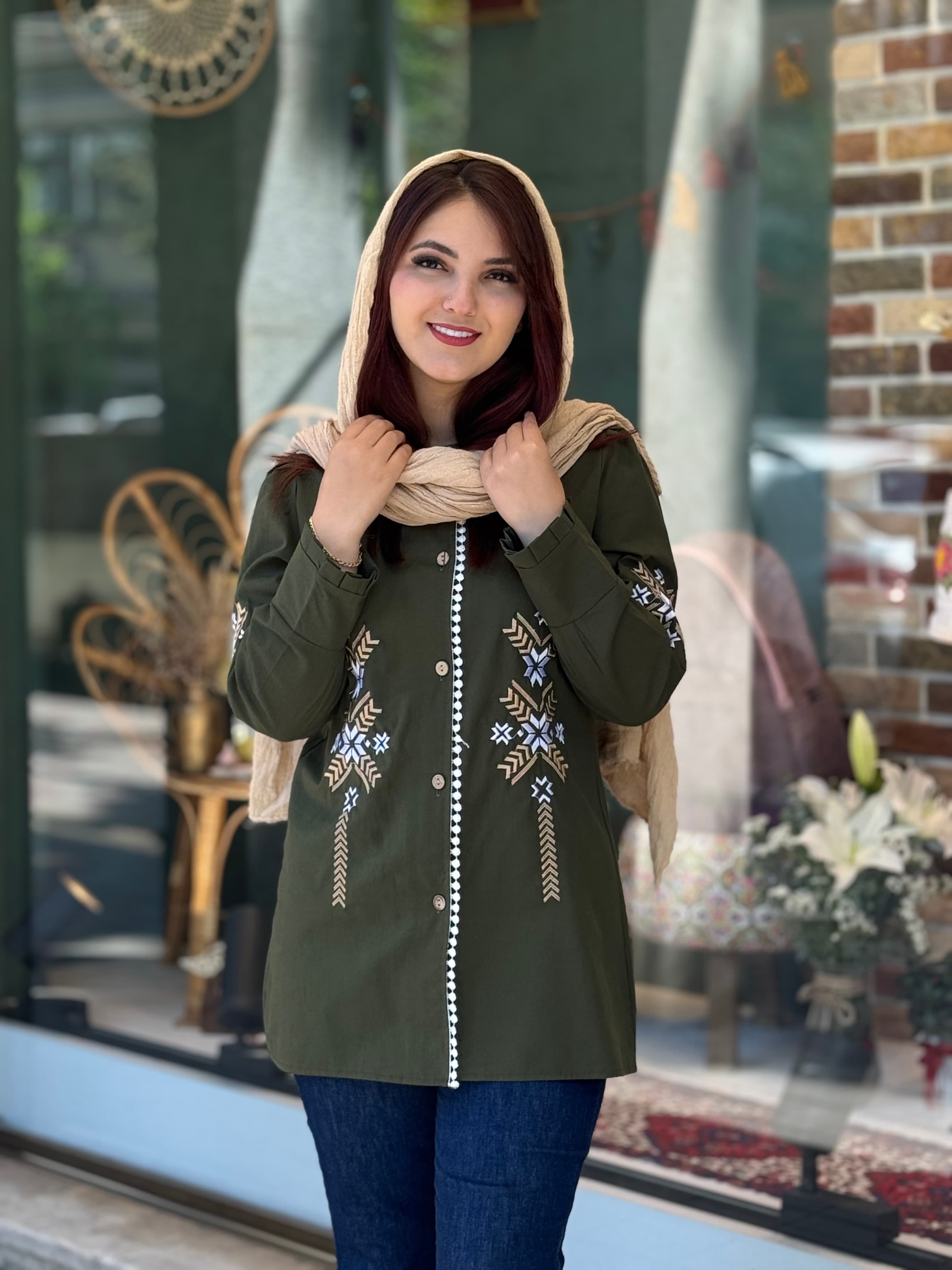 مانتو نیکی یشمی