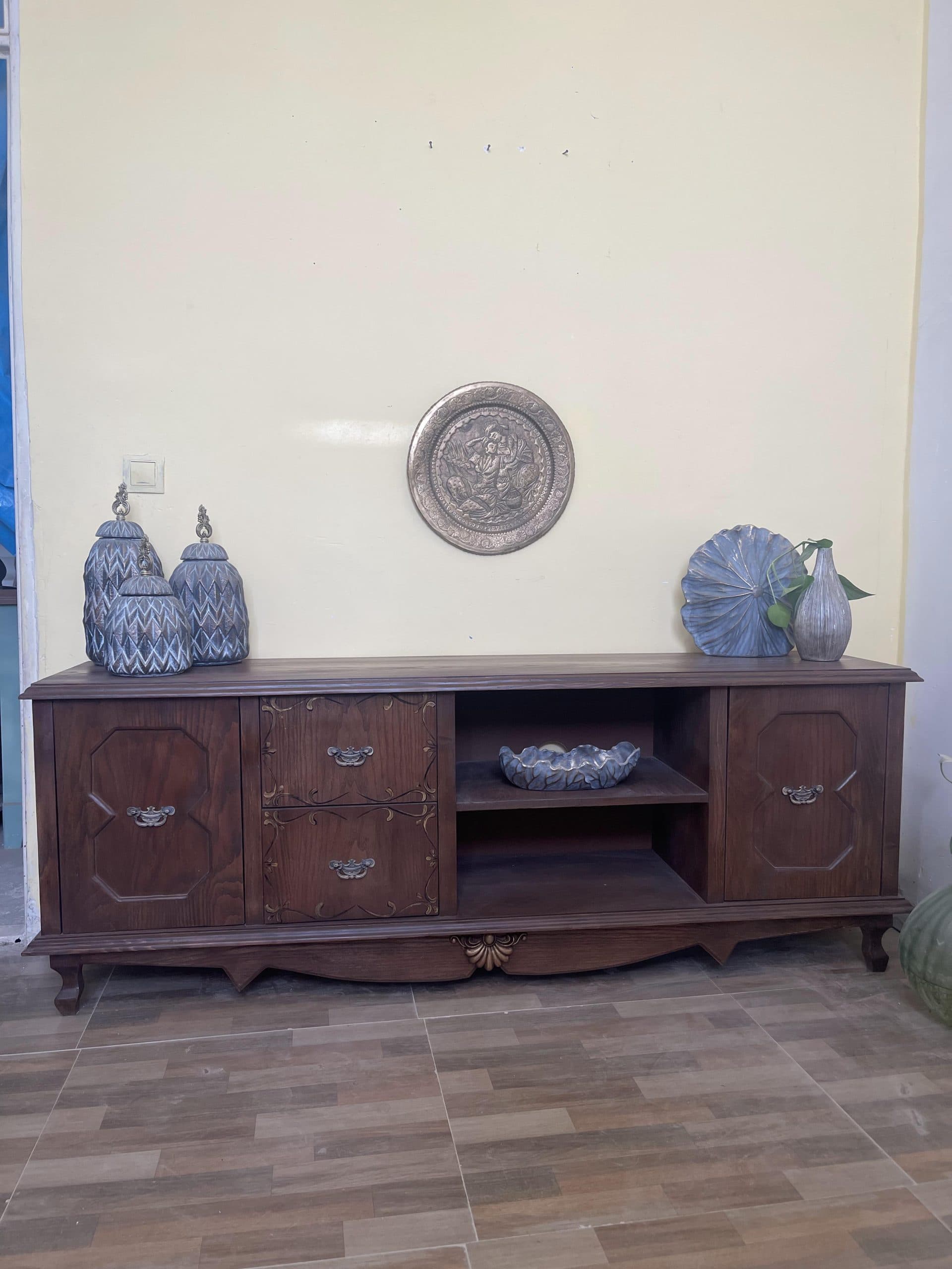 میز تیوی سلطنتی طرح راش