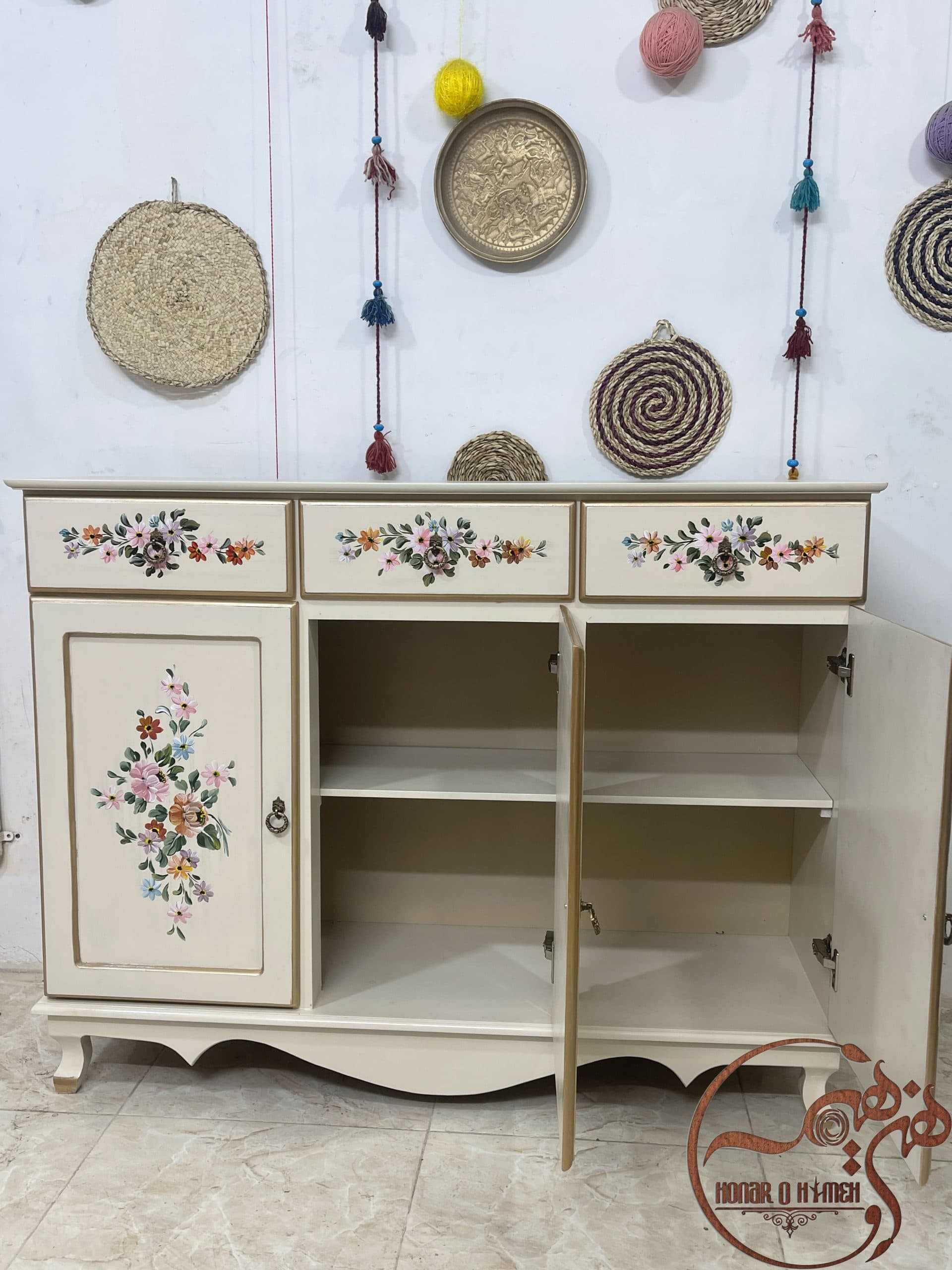 کنسول کاملیا سفید شیری — تصویر ۳