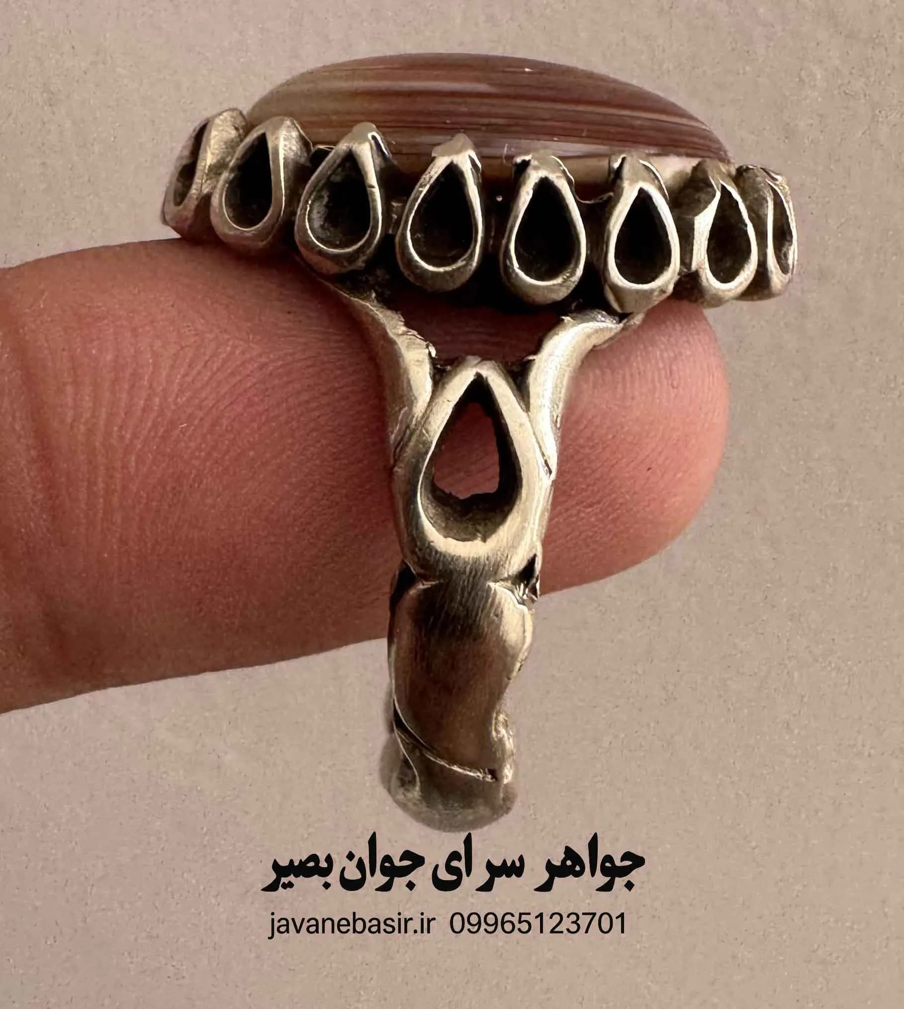 انگشتر هزار پوست سلیمانی اصل | سنگ لایهلایه کمیاب با رکاب اشکی سکهای — تصویر ۳