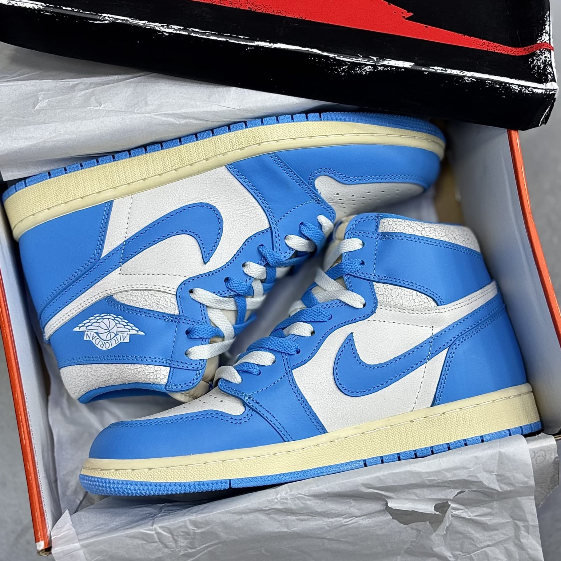 کفش نایک ایر جردن وان ساقدار شیکاگو لاست اند فاند آبی Nike Air Jordan 1 High Chicago Lost & Found Blue — تصویر ۲