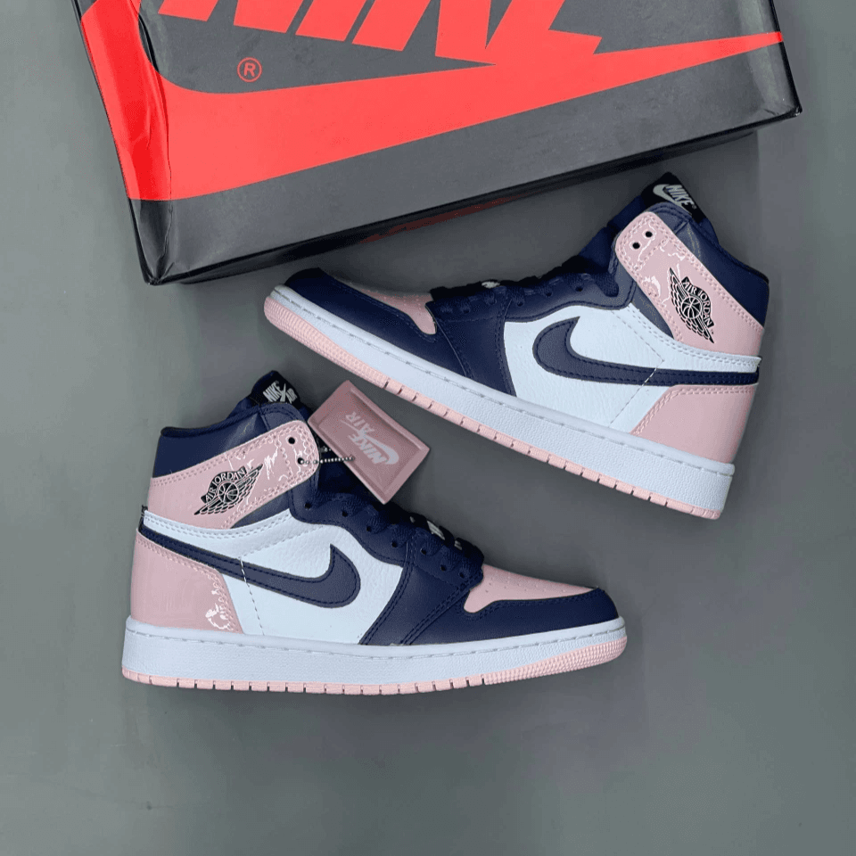 کفش نایک ایر جردن وان ساقدار اتومسفر بابل جام صورتی سرمه ای Nike Air Jordan 1 High Atmosphere Bubblegum Pink Navy — تصویر ۲
