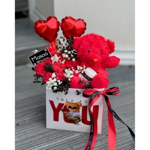 باکس گل ولنتاین با گلهای رز و کالانکوئه 5347