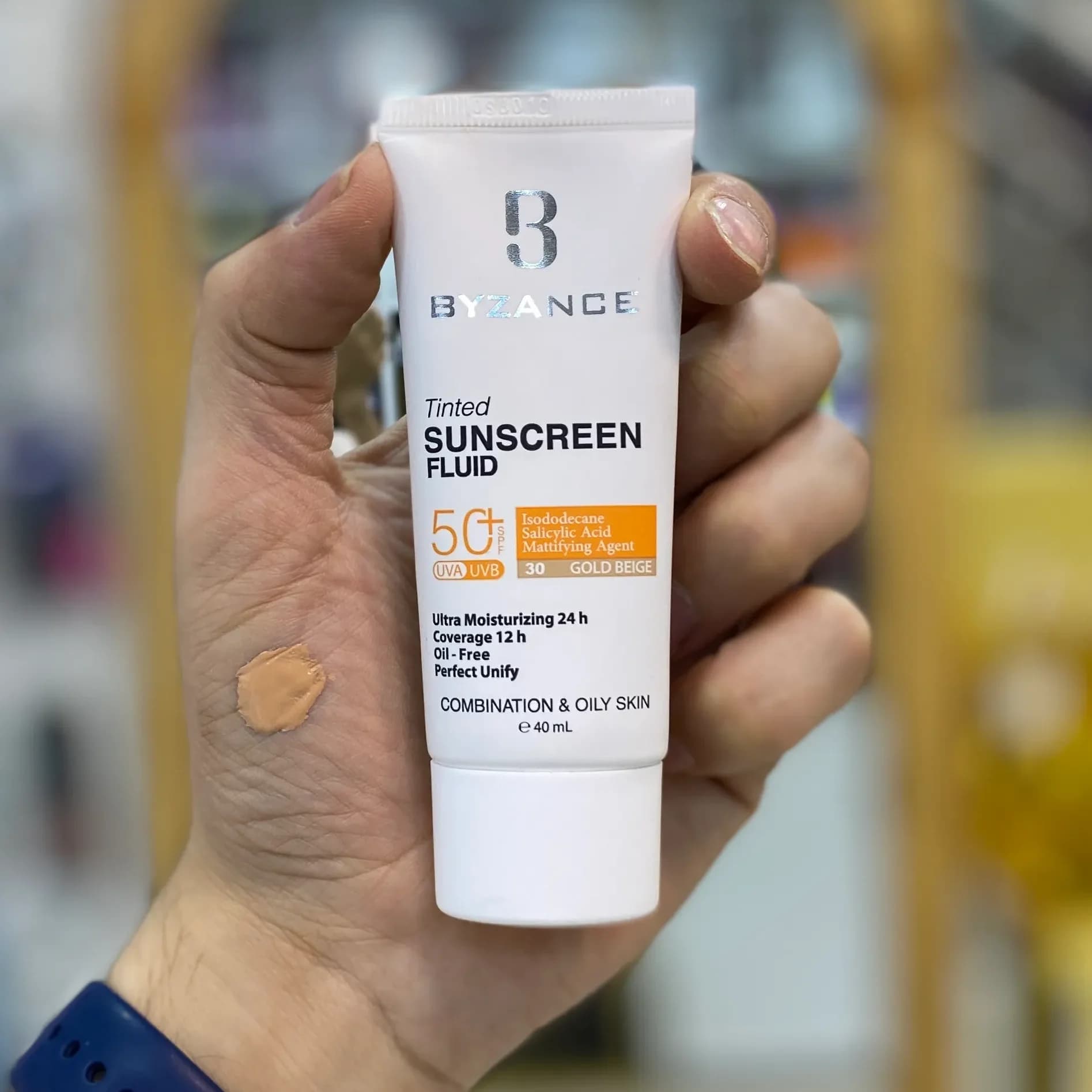 ضدآفتاب رنگی بیزانس رنگ 30 حاوی ضدافتاب SPF 50 مدل مناسب پوست های خشک و حساس حجم 40 میلیلیتر — تصویر ۴
