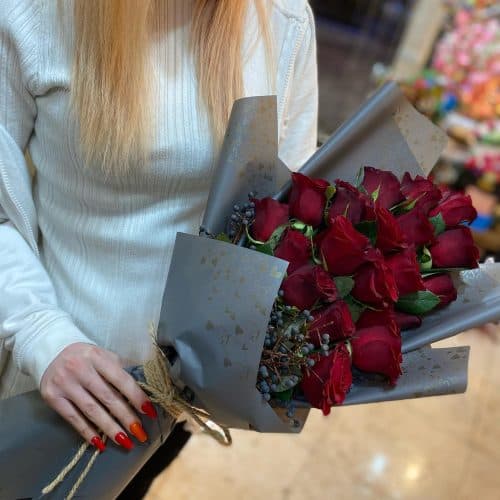 دسته گل روز زن — تصویر ۲
