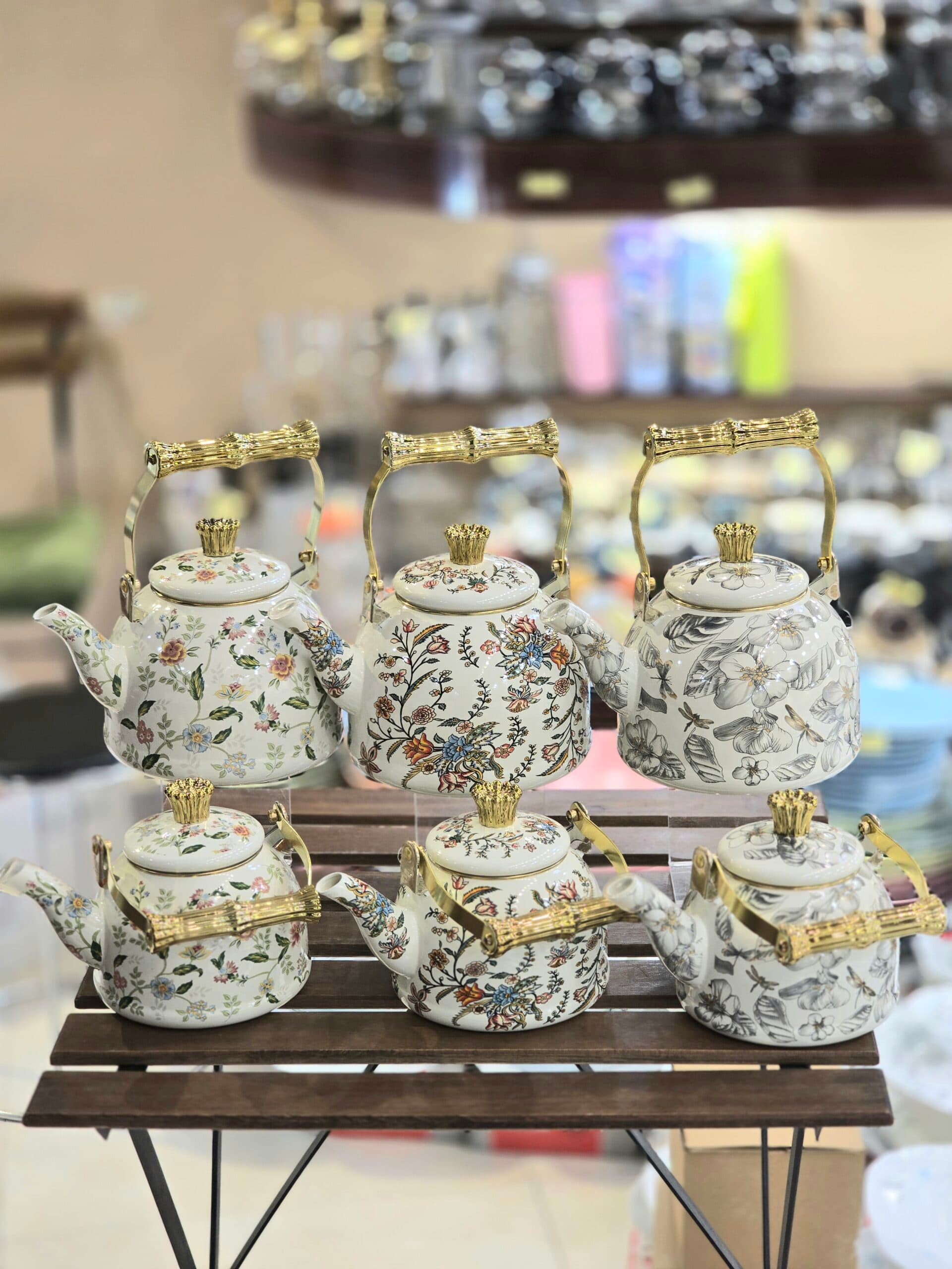 کتری لعابی طرح گلدار دسته آناناسی