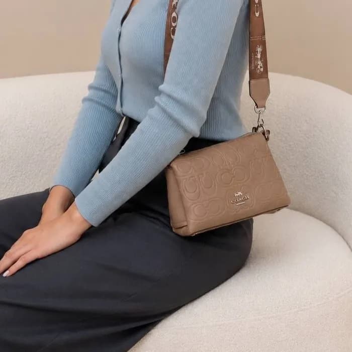 کیف دوشی زنانه مدل Coach — تصویر ۶