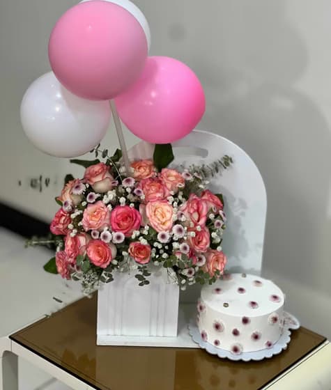 باکس گل و بادکنک و کیک کد 186