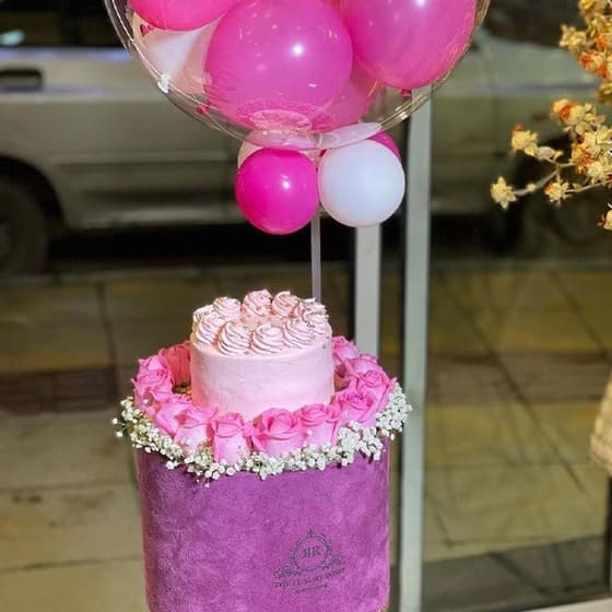 باکس گل و کیک و بادکنک صورتی کد 185