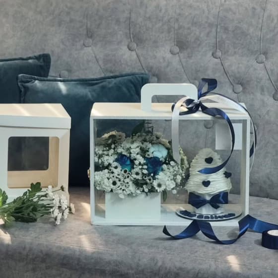 باکس گل و کیک تولد آبی کد 151 — تصویر ۴