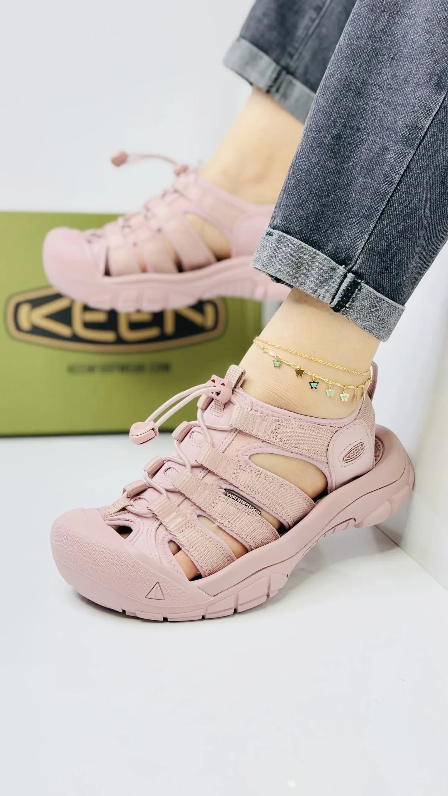 صندل آبنوردی زنانه کین صورتی Keen Women’s Pink Diving Sandals