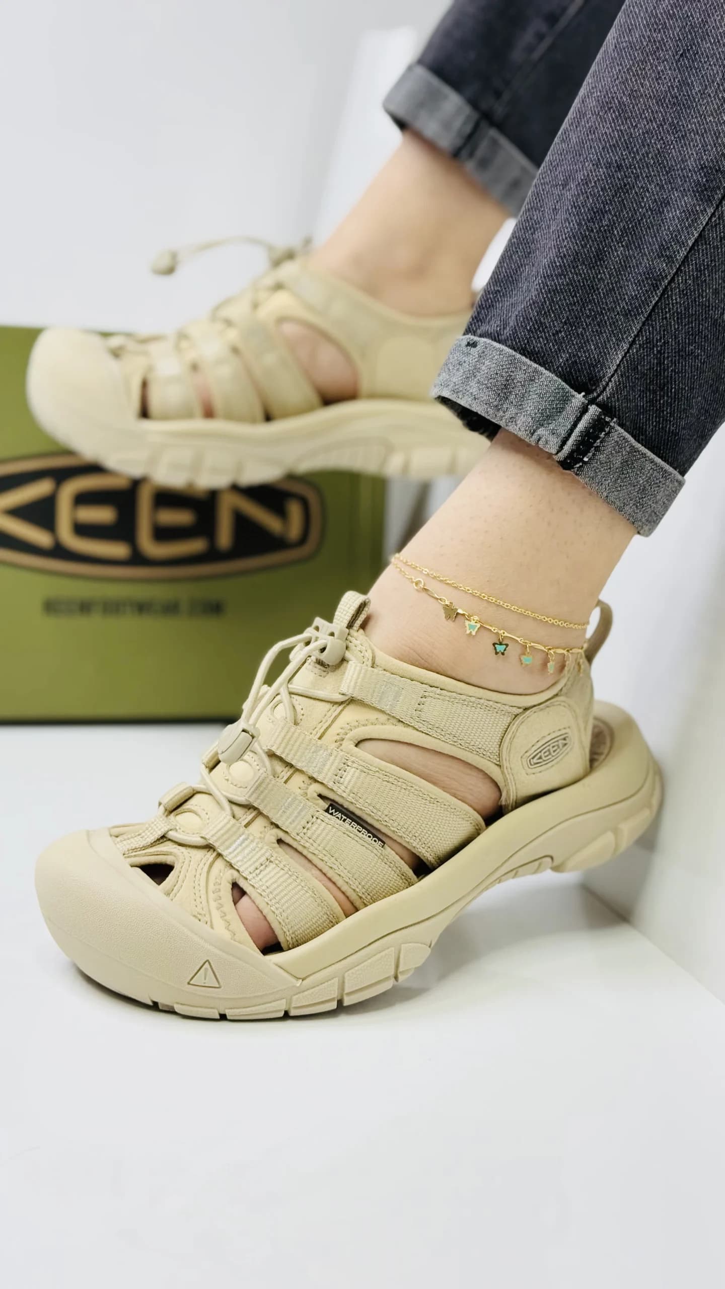صندل آبنوردی زنانه کین خاکی Keen Women’s Khaki Diving Sandals — تصویر ۴