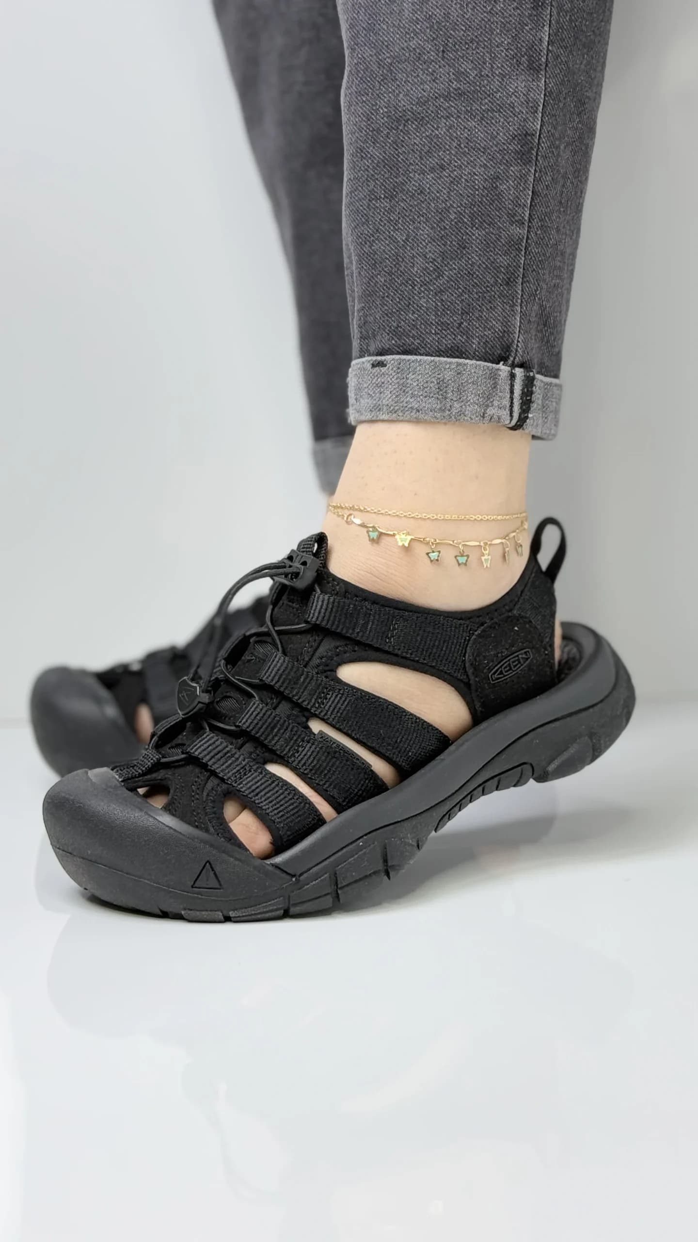 صندل آبنوردی زنانه کین مشکی Keen Women’s Black Diving Sandals — تصویر ۳