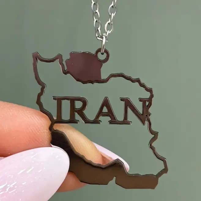 پلاک و آویز گردنبند استیل نقشه کشور ایران متن iran رنگ ثابت کد agy