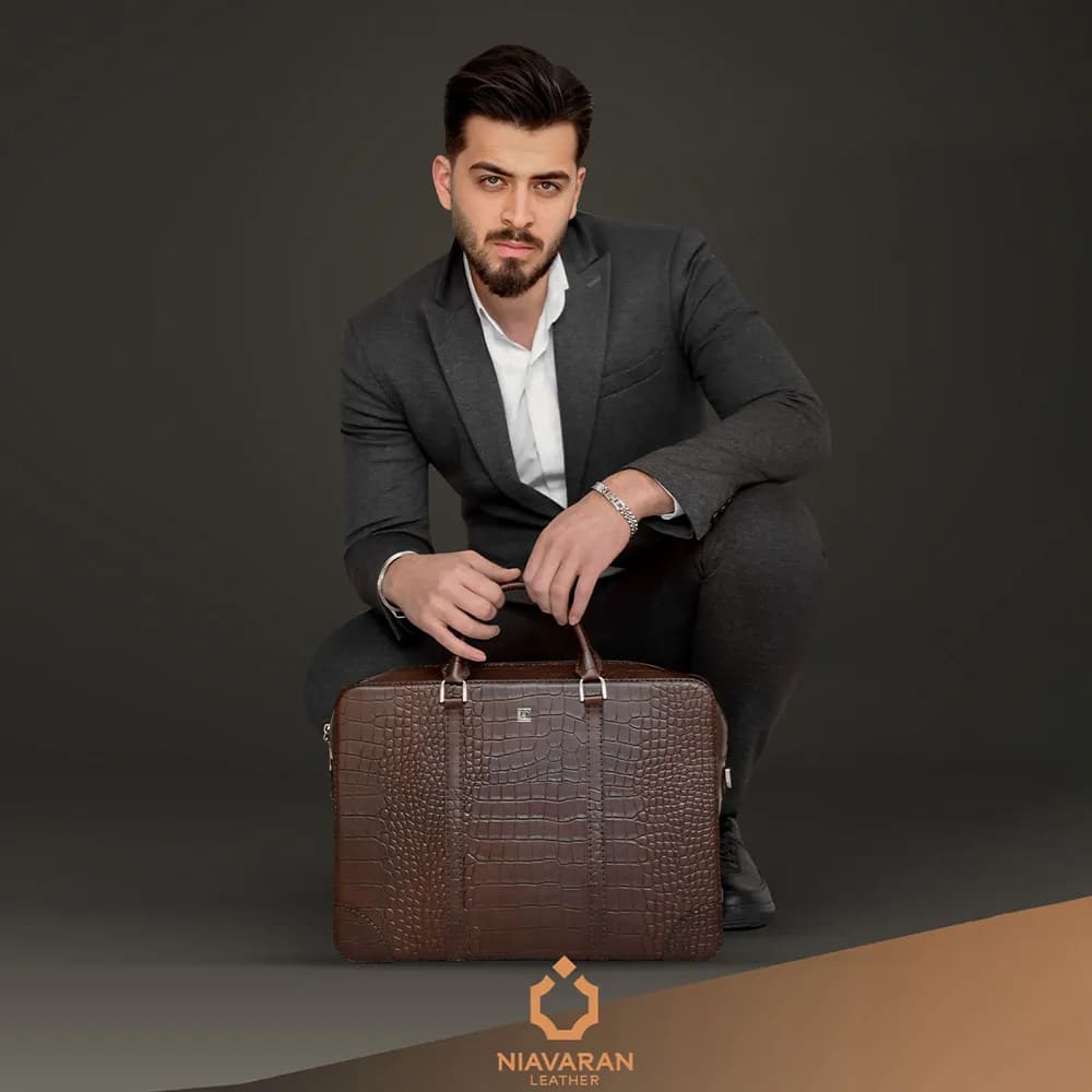 کیف اداری مردانه چرم دستدوز مدل پاشا — تصویر ۳