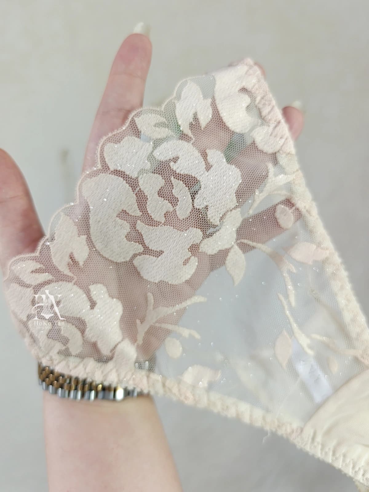 ست شورت و سوتین شاین دار کرم ژینا کد 6103 — تصویر ۳