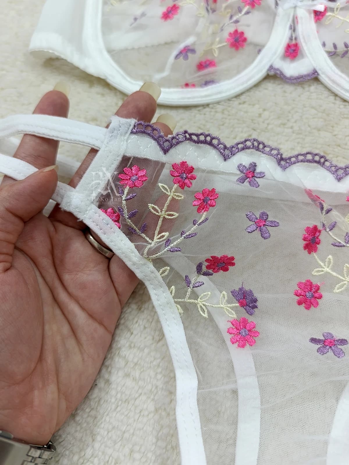 ست شورت و سوتین عروس گل برجسته فانتزی کد 0055 — تصویر ۸