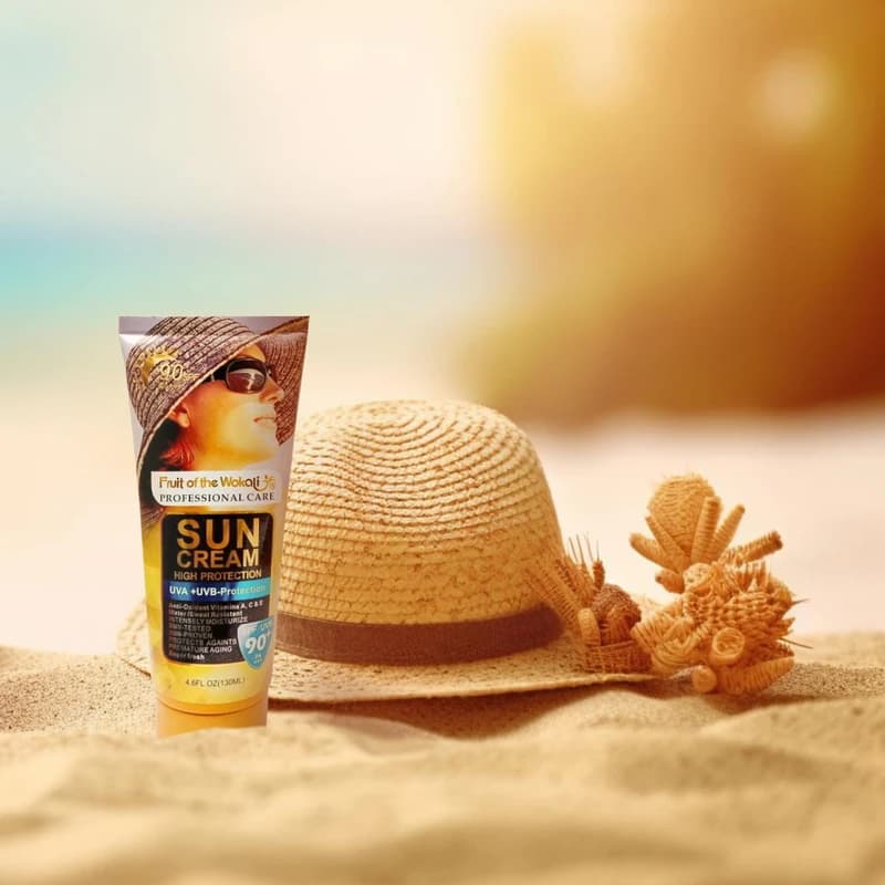 کرم ضدآفتاب بدون رنگ وکالی با SPF90 مناسب برای انواع پوستها حجم 130 میلیلیتر — تصویر ۳