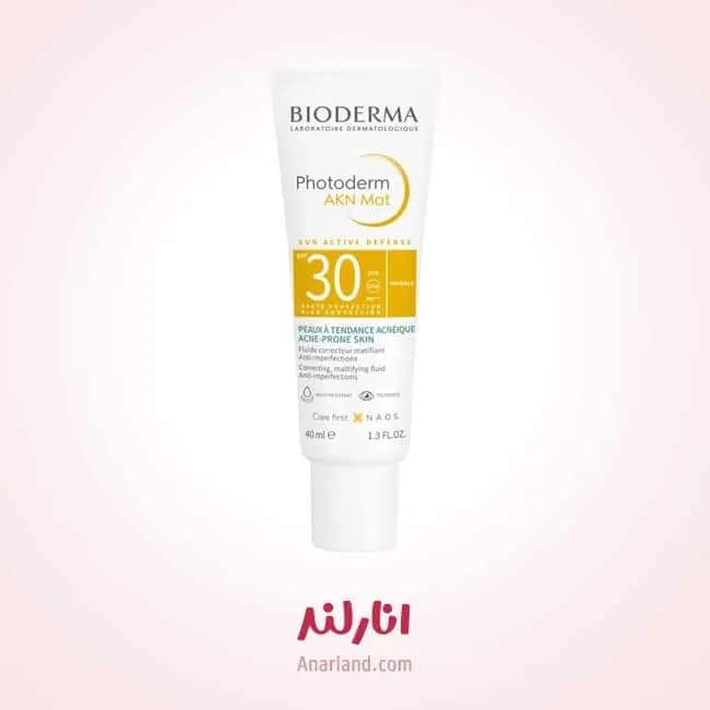 ضد آفتاب بی رنگ بایودرما SPF 30 مدل Photoderm AKN مناسب پوستهای چرب و مختلط — تصویر ۲