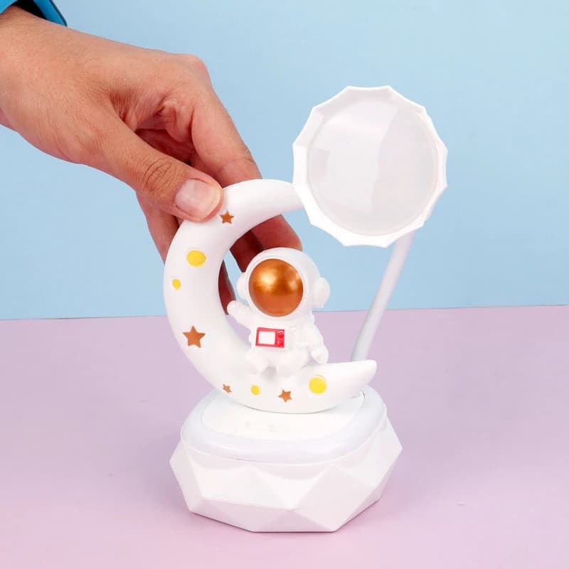 چراغ مطالعه فانتزی شارژی طرح فضایی Cosmic Man Led Table Lamp — تصویر ۶