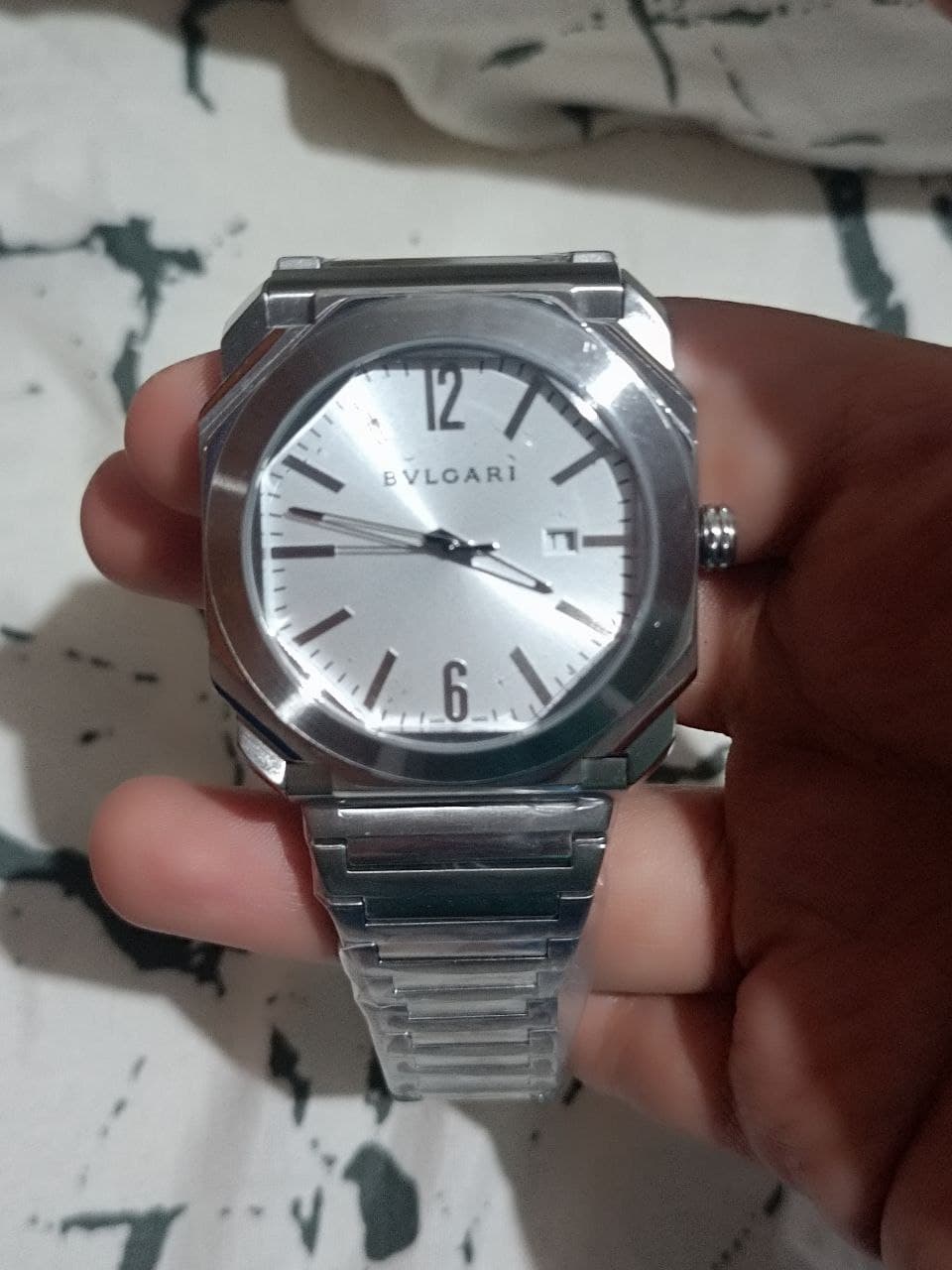 ساعت مردانه بولگاری مدل اوکتو روما موتور کوارتز ژاپن قطر صفحه 42 میلیمتر چندضلعی کیفیت عالی استیل ضدزنگ و حساسیت و ضدآب کد 1923753 — تصویر ۴