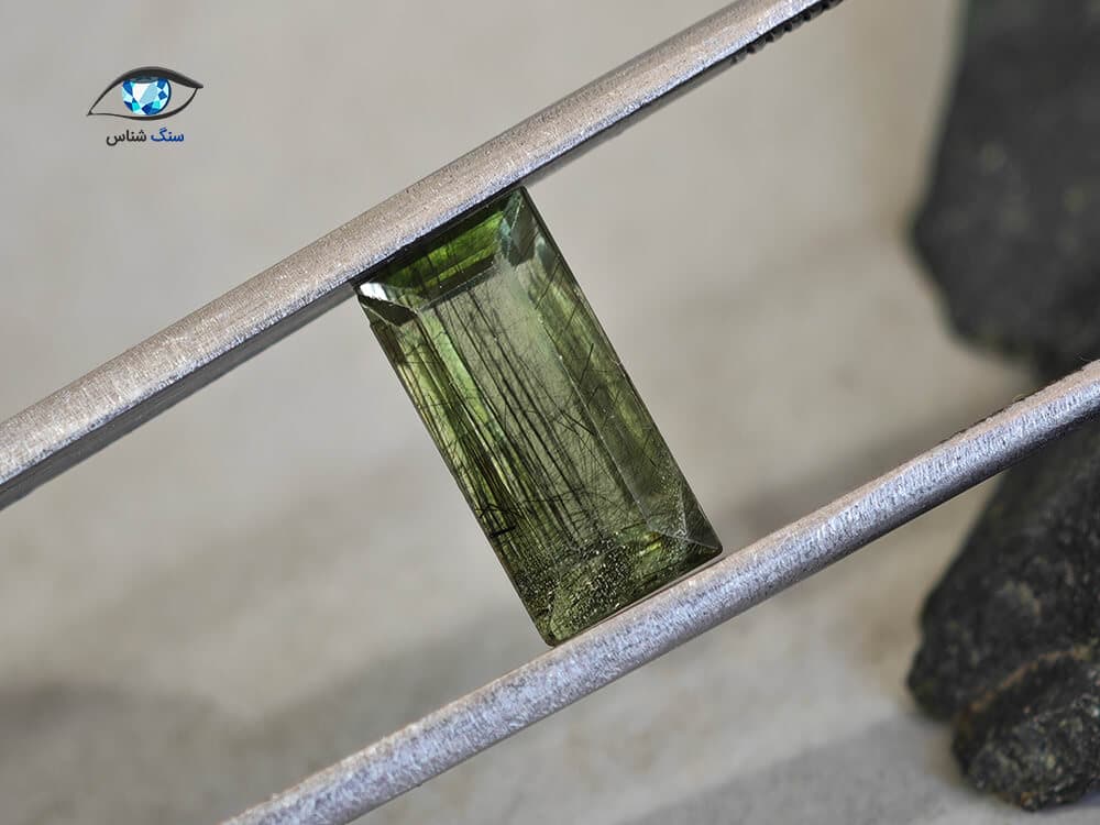 نگین زبرجد مستطیلی طبیعی 3.6 قیراط