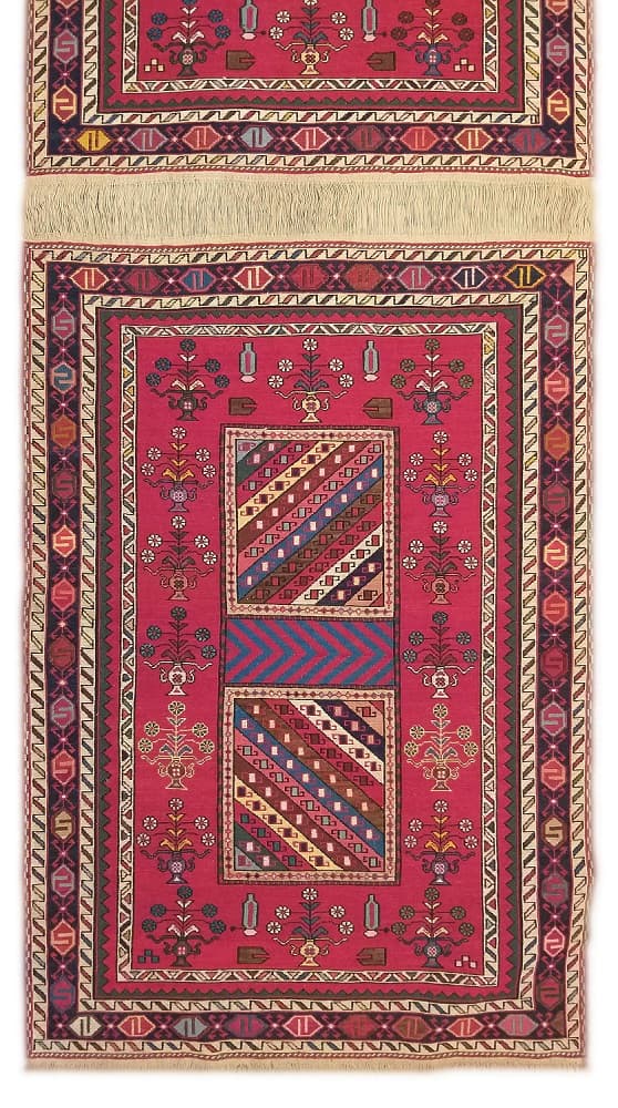 گلیم دستباف سوزنی یک و نیم متری نقشه روسی کد: 461 — تصویر ۳
