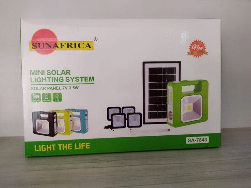 پکیج یا سیستم روشنایی و پاور بانک خورشیدی SUN AFRICA مدل SA-7843 چهار لامپه و قابلیت شارژ موبایل و وسایل الکترونیکی — تصویر ۴