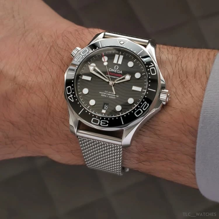 ساعت مچی امگا سیمستر 007 | Omega Seamaster 007 | نقره ای صفحه مشکی مستر کوالیتی