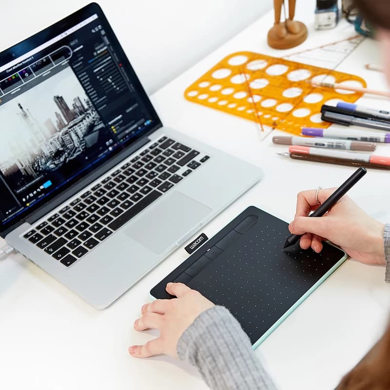 تبلت گرافیکی وکام مدل Intuos S CTL-4100WLK-N به همراه قلم نوری — تصویر ۵