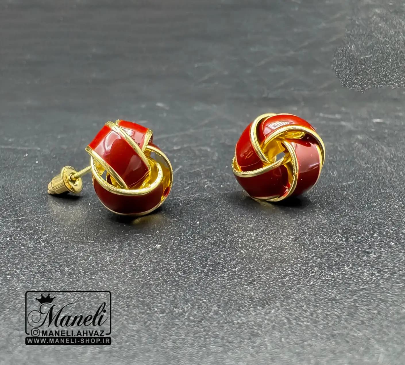 گوشواره میخی قرمز طرح گل میناکاری — تصویر ۲