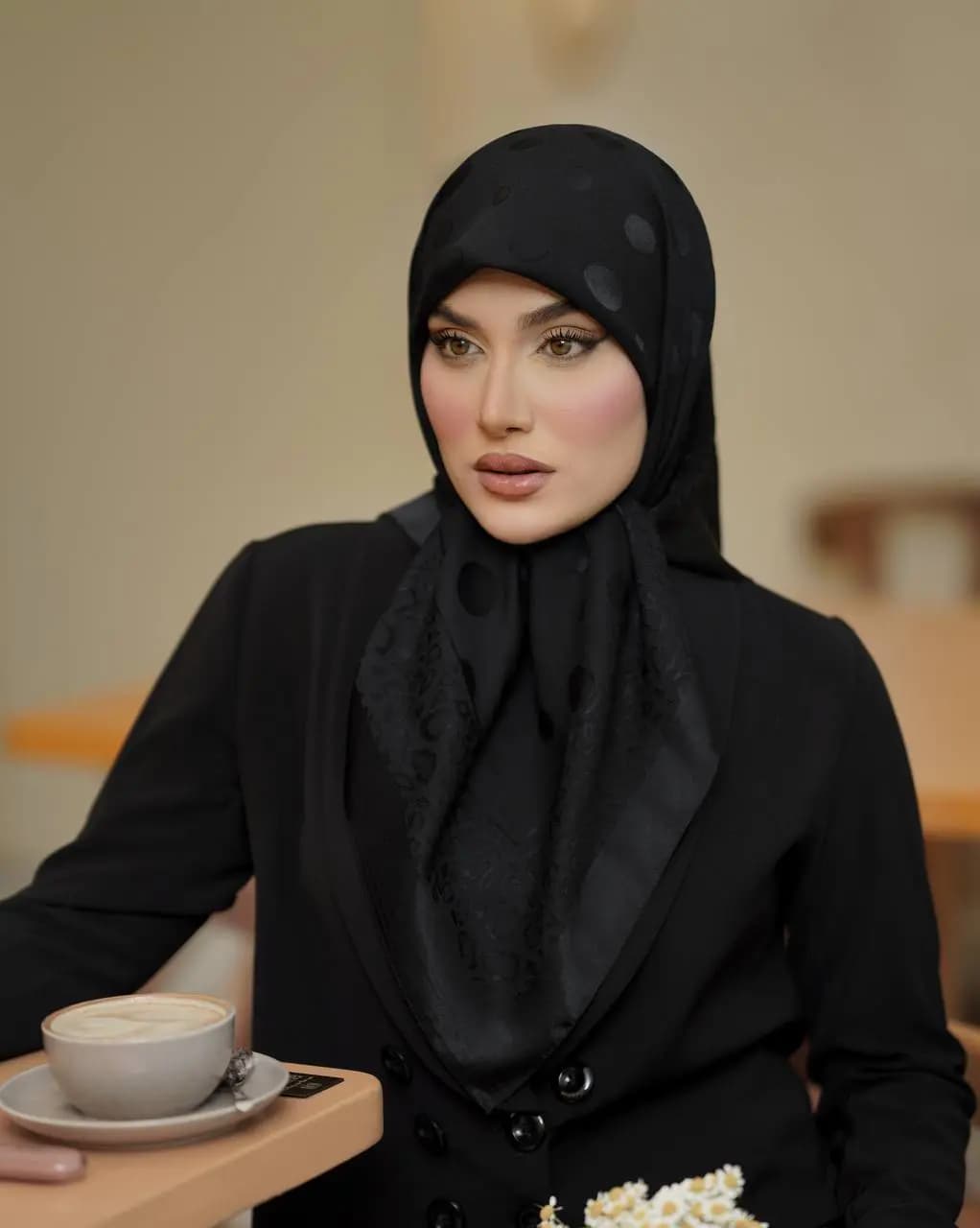روسری ابریشم دووره سایز 90 چهارفصل کد 399 — تصویر ۹