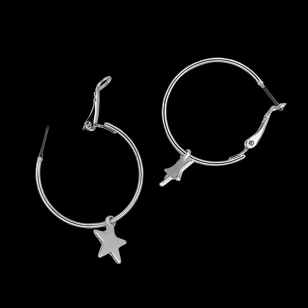 گوشواره حلقهای آویز ستاره (Star Charm Mini Hoop Earrings) — تصویر ۵