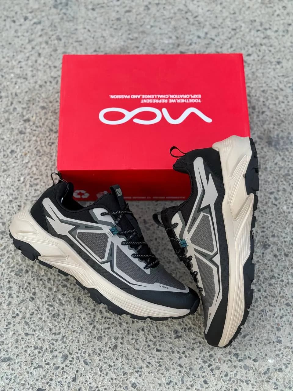 کفش کتونی مردانه ضد آب پیادهروی ویکو مشکی خاکی Vico R1019 — تصویر ۴