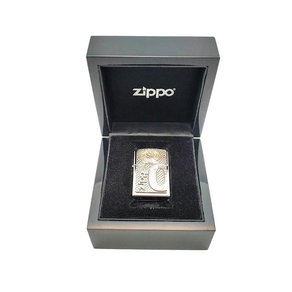 فندک زیپو مدل Commemorative 1932-2012 Limited Edition High-Gloss Chrome کد 2003255 — تصویر ۶