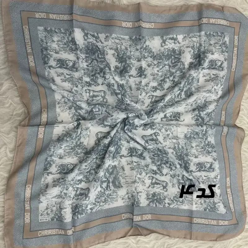 مینی اسکارف آبی نخ طرحبندی قواره 65×65 مناسب استفاده روزمره — تصویر ۴