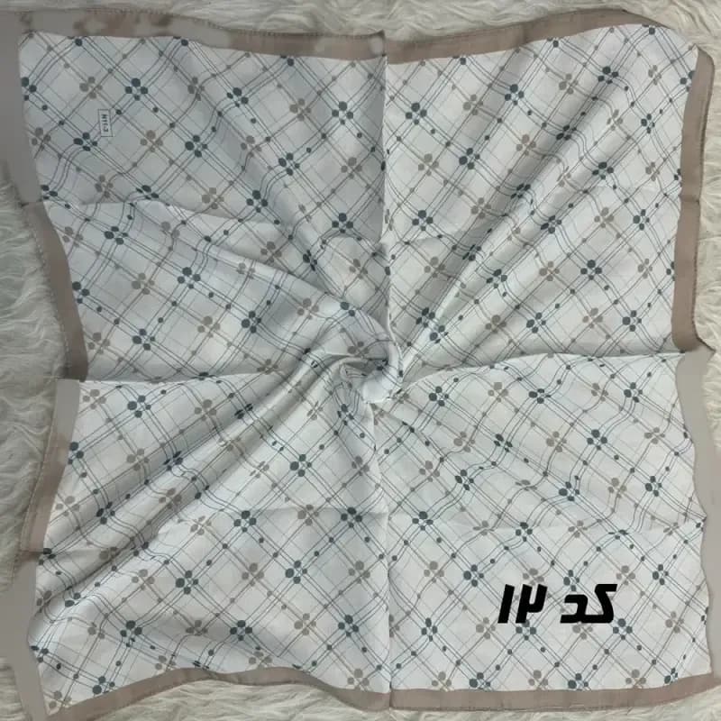مینی اسکارف آبی نخ طرحبندی قواره 65×65 مناسب استفاده روزمره — تصویر ۸