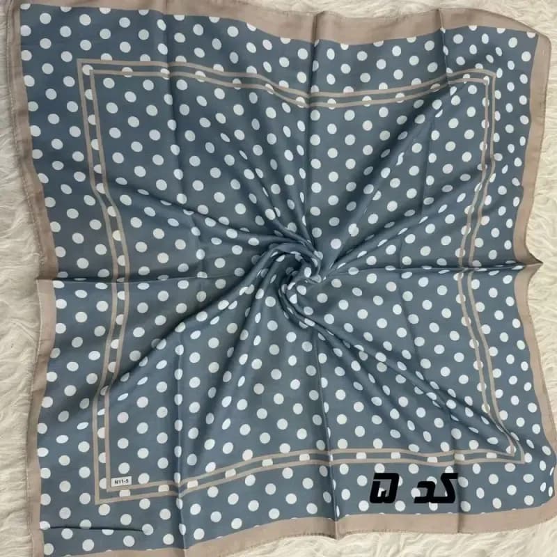 مینی اسکارف آبی نخ طرحبندی قواره 65×65 مناسب استفاده روزمره — تصویر ۳