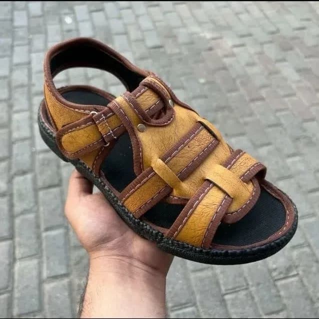 صندل مردانه چرم مدل زیتون طبی و سبک سایز 40 تا 44 — تصویر ۴