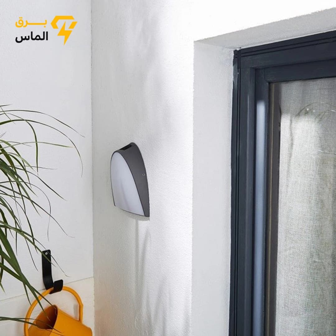 چراغ دکوراتیو دیواری مدرن طرح ناخن 22 وات