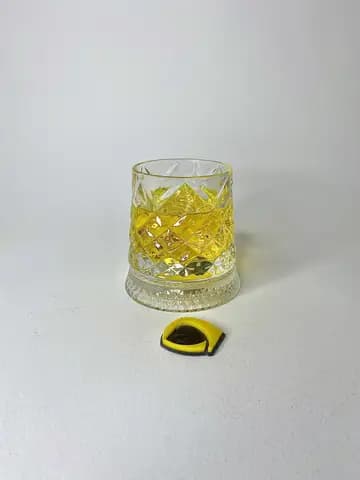 لیوان چرخشی پایه دار طرح لوزی