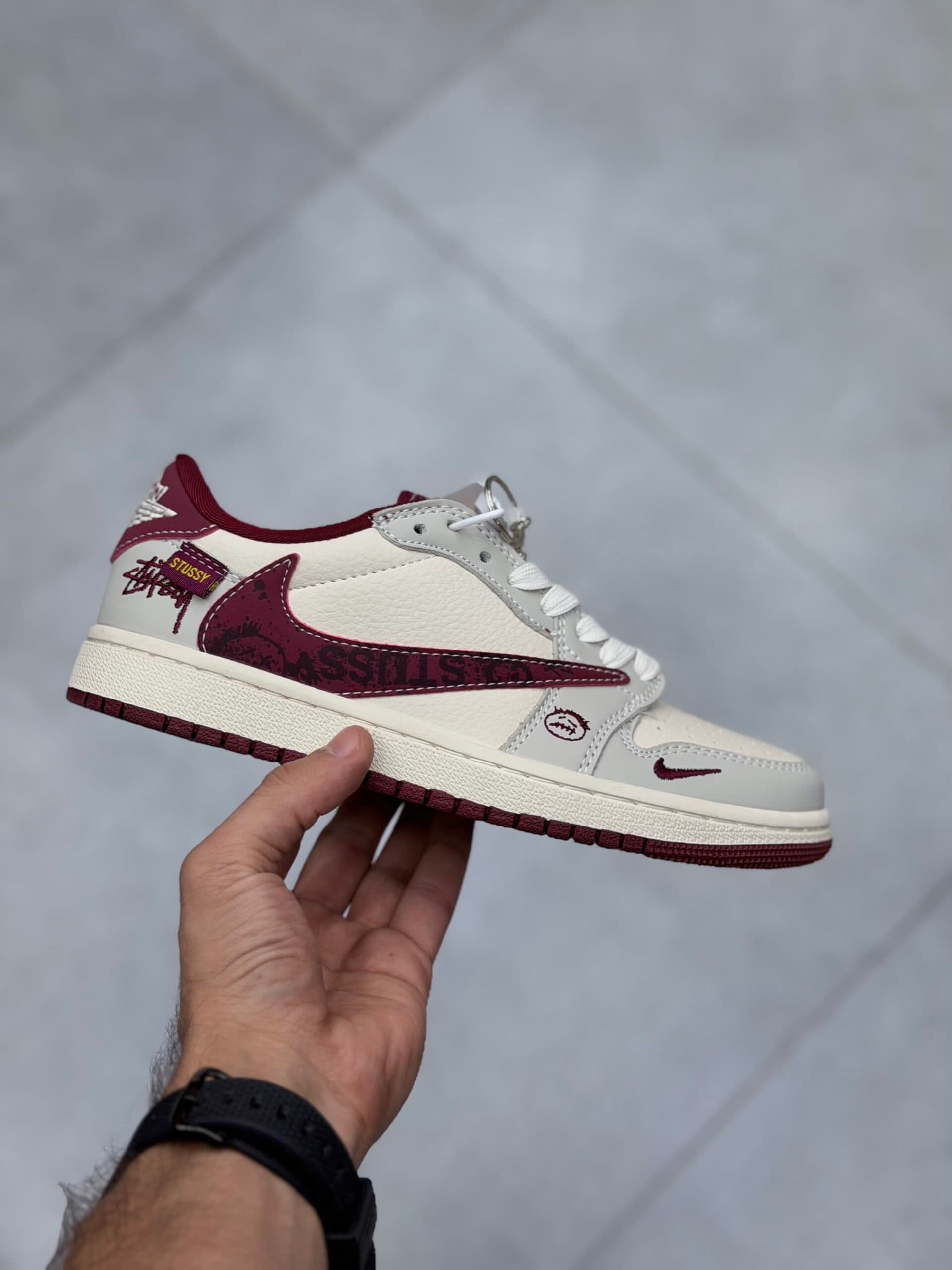 کتونی نایک ایر جردن تراویس اسکات استاسی سفید زرشکی Nike Air Jordan 1 Low Travis Scott x Stussy — تصویر ۲