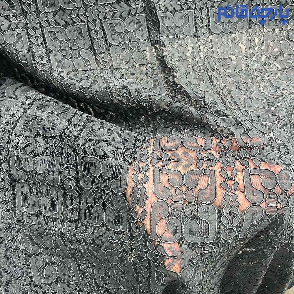 پارچه مجلسی دانتل طوسی سربی زمینه برجسته کد ۴۱۲۱