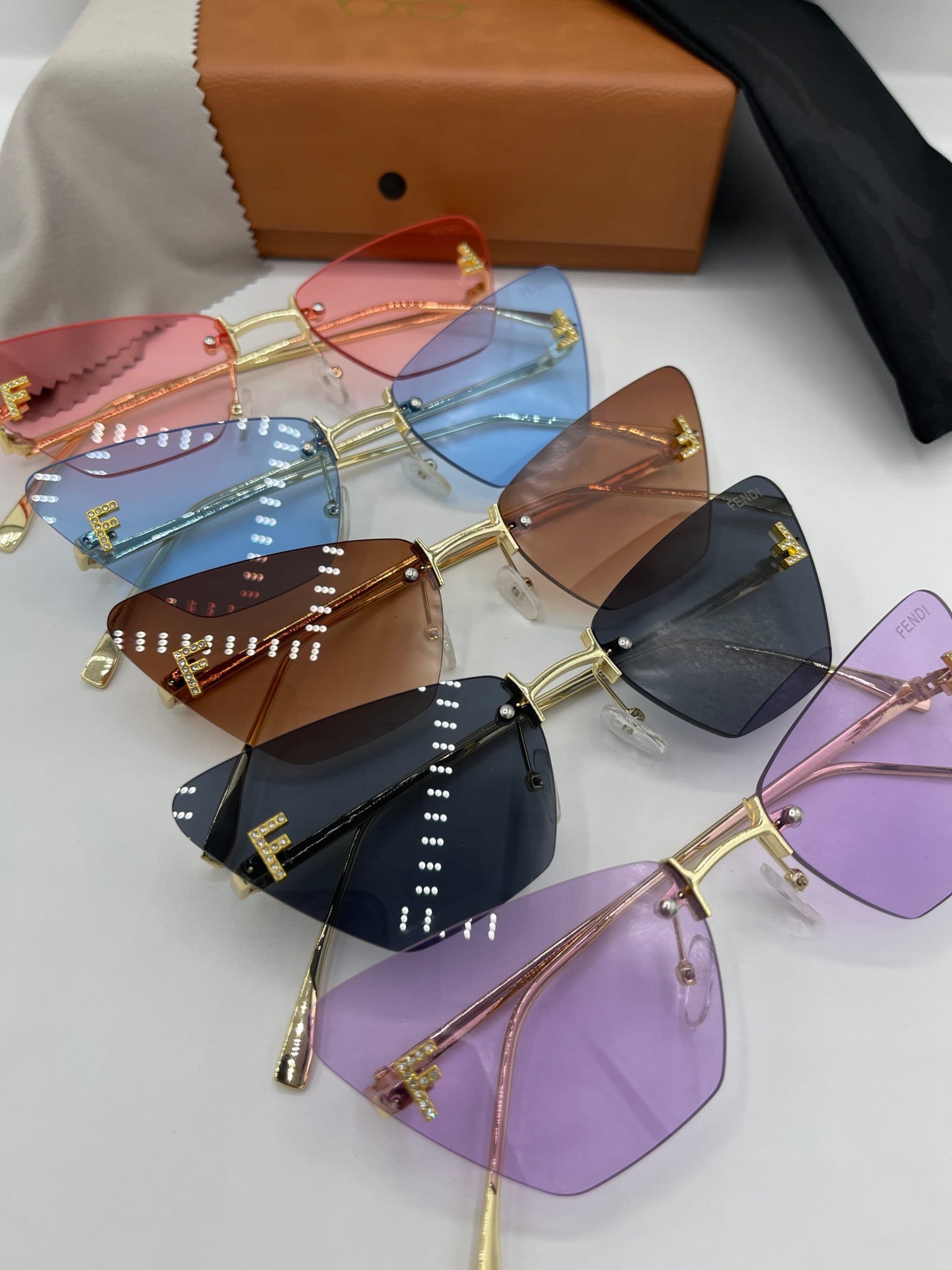 عینک آفتابی فندی (Fendi) مدل چشم گربهای