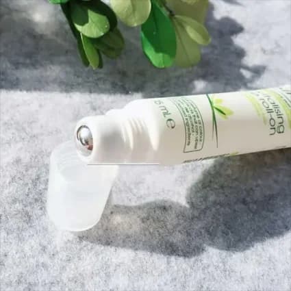 کرم رولی دور چشم سیمپل مدل Revitalising اورجینال — تصویر ۲