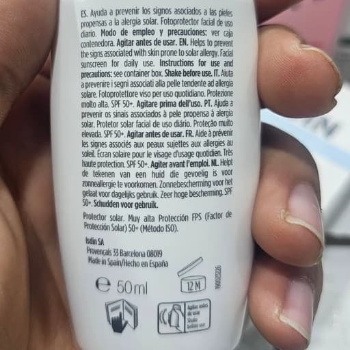 ضد آفتاب ایزدین سولار آلرژی بی رنگ اورجینال به ضمانت ضدآفتاب strong ISDIN Fotoultra 100 Solar Allergy Protect SPF 50 — تصویر ۳