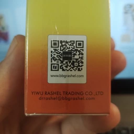 کرم ضدآفتاب SPF75 بی رنگ دکتر راشل ضدلک و کوچک کننده منافذ و سفید کننده پوست صورت — تصویر ۴