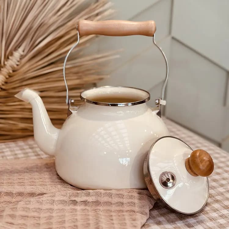 کتری لعابی طرح English Home انگلیش هوم ۲.۵ لیتری سفید — تصویر ۳